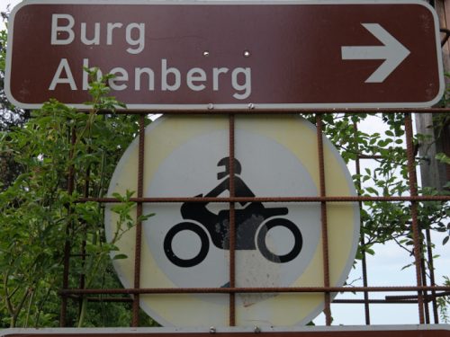 BSC_5882_Abg-Pfeil