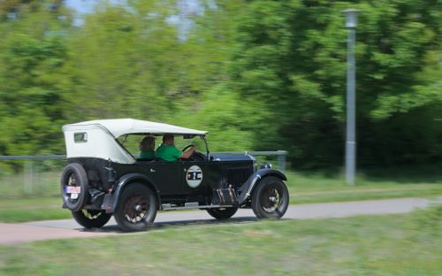 Oldtimer classic Rund um Berlin 2025 - Am Hugo Junkers Museum in Dessau