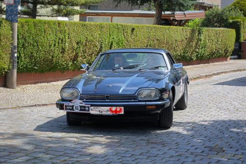 Oldtimer classic Rund um Berlin 2025 - Am Bauhaus in Dessau