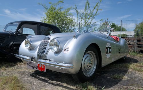 Oldtimer classic Rund um Berlin 2025 - Am Hugo Junkers Museum in Dessau