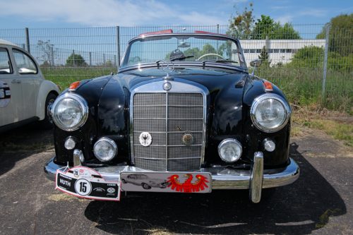 Oldtimer classic Rund um Berlin 2025 - Am Hugo Junkers Museum in Dessau