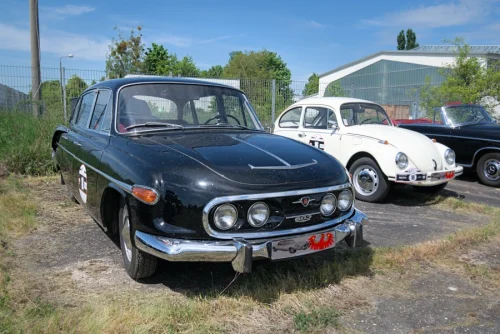 Oldtimer classic Rund um Berlin 2025 - Am Hugo Junkers Museum in Dessau