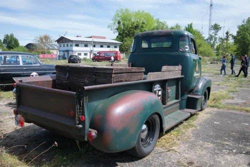 Oldtimer classic Rund um Berlin 2025 - Am Hugo Junkers Museum in Dessau
