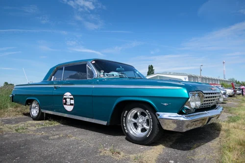 Oldtimer classic Rund um Berlin 2025 - Am Hugo Junkers Museum in Dessau