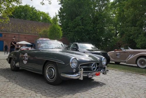 Oldtimer classic Rund um Berlin 2025 - Wiesenburg (Mark) Schloß und Stadt