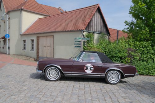 Oldtimer classic Rund um Berlin 2025 - Wiesenburg (Mark) Schloß und Stadt