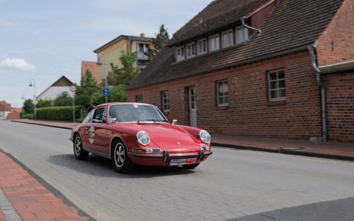 Oldtimer classic Rund um Berlin 2025 - Wiesenburg (Mark) Schloß und Stadt